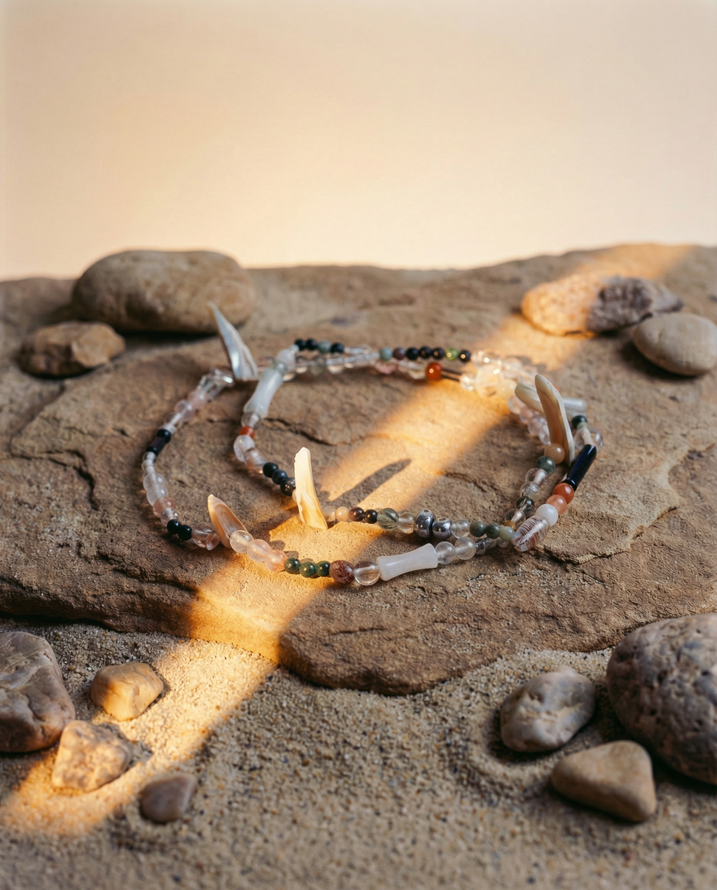 Spike necklace with metal and wood element